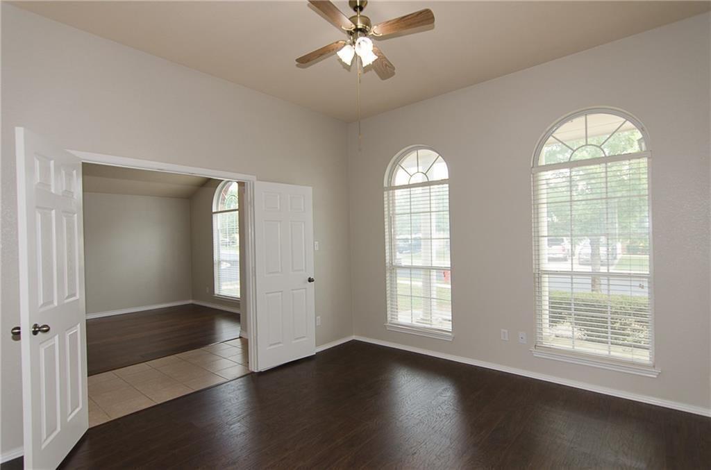 2505 Pearson Way in Round Rock, TX - Foto de edificio