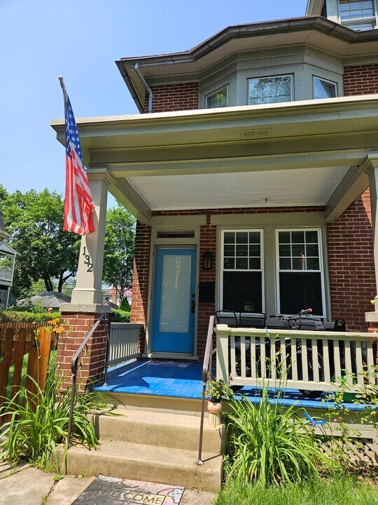 132 Conway St in Carlisle, PA - Building Photo