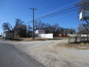 7800 Jacksboro Hwy in Fort Worth, TX - Building Photo - Building Photo