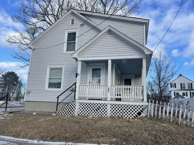 23 Chester Ct in Laconia, NH - Building Photo