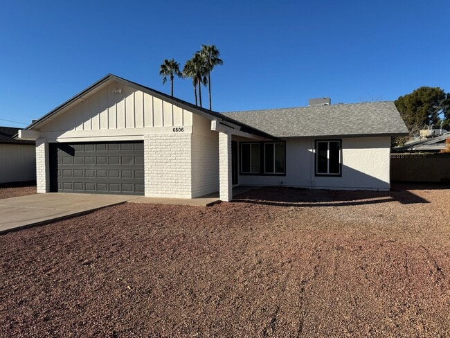 6806 S Willow Dr in Tempe, AZ - Building Photo - Building Photo