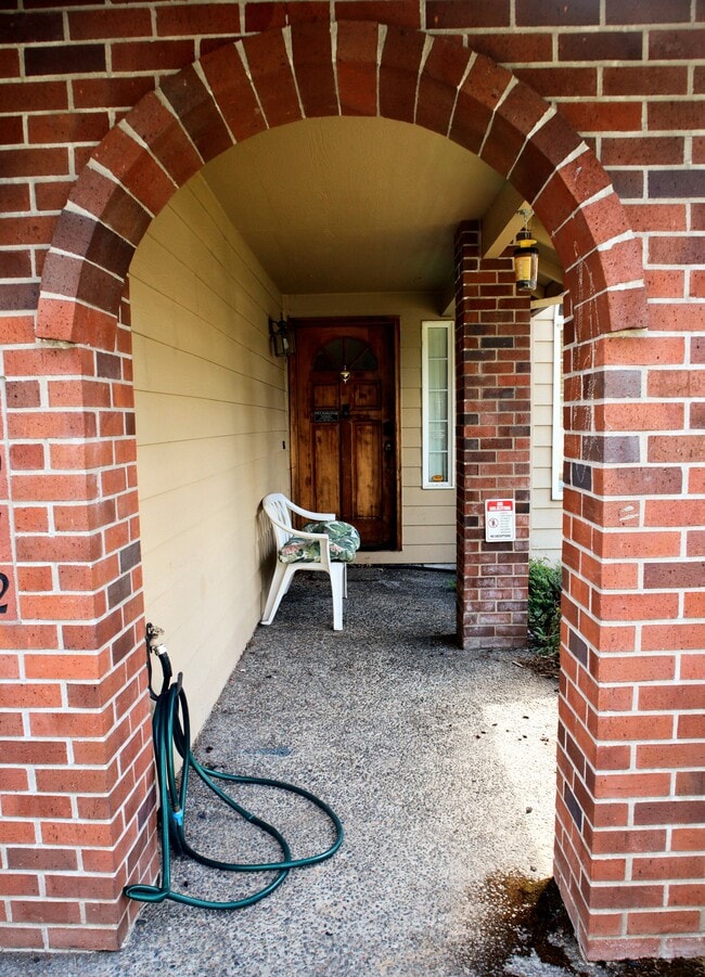 3012 SE 157th Ave in Portland, OR - Foto de edificio - Building Photo