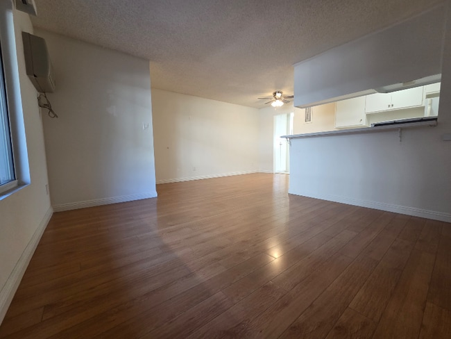 3861 Mentone Ave in Culver City, CA - Building Photo - Building Photo