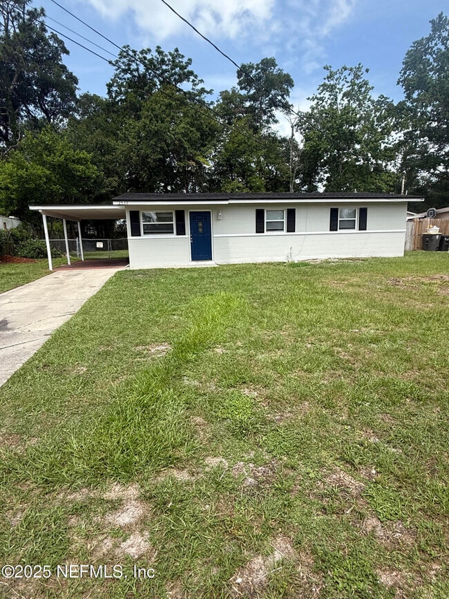property at 2558 Lourdes Dr W