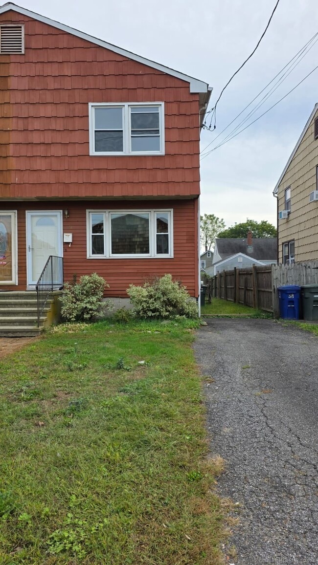 104 Yacht St in Bridgeport, CT - Building Photo - Building Photo