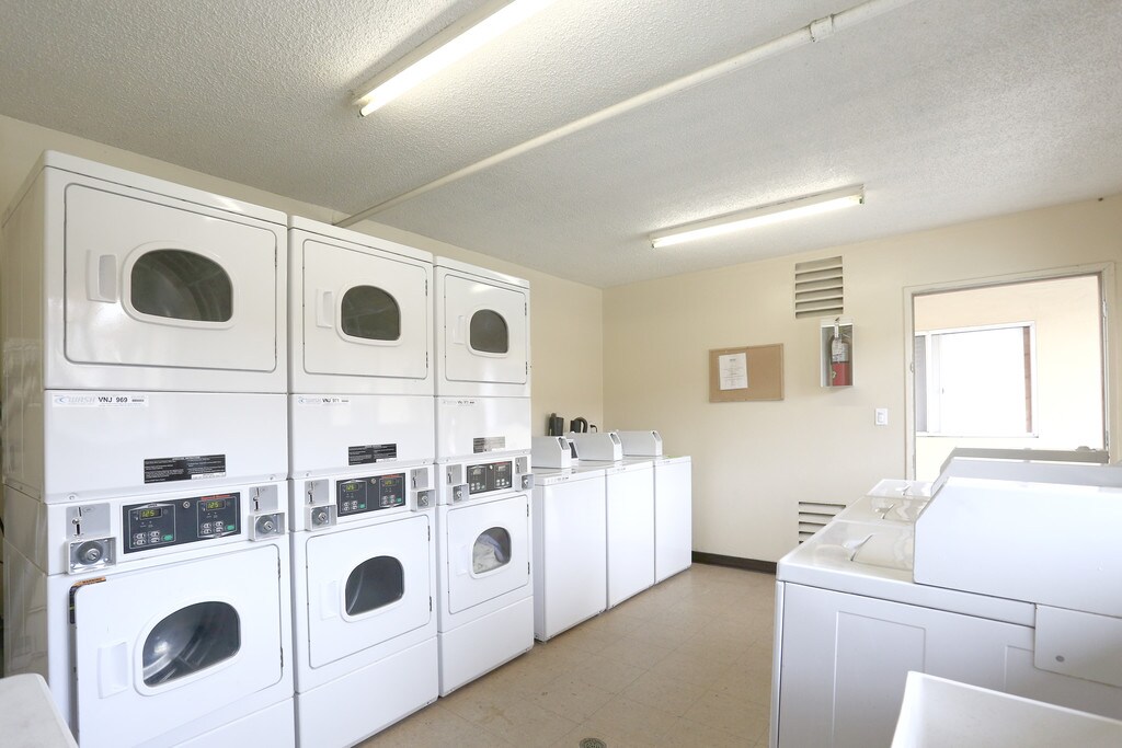 Americana and Il Pompeii Apartments in Torrance, CA