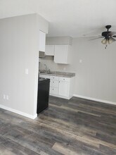 743 11th Ave S, Unit 6 in Hopkins, MN - Building Photo - Building Photo