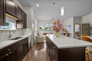Aspen at Mercer Crossing in Farmers Branch, TX - Building Photo