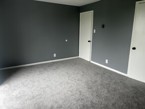 6011 Emerson St, Unit #502 in Bladensburg, MD - Foto de edificio - Building Photo