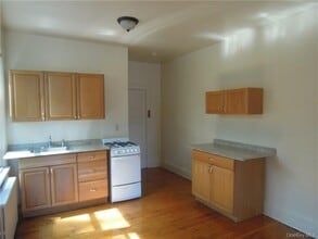 49 Congers Rd in New City, NY - Building Photo - Building Photo