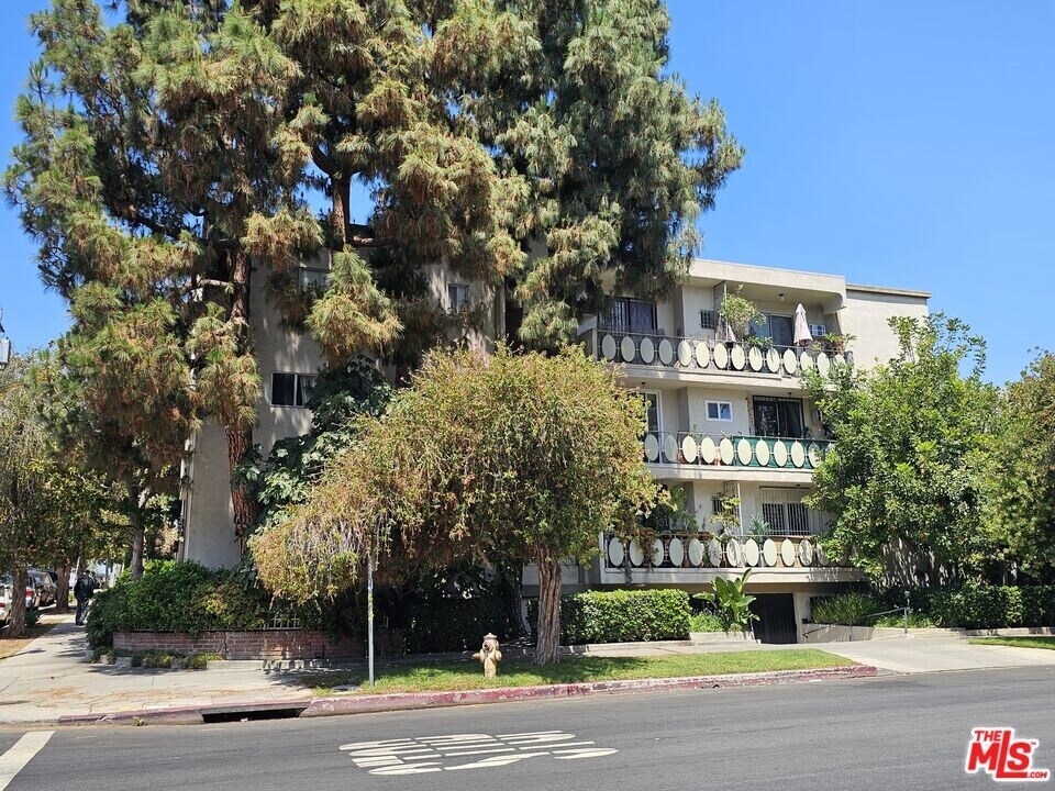 4255 5th St in Los Angeles, CA - Building Photo