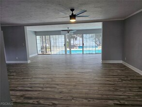 3933 E River Dr in Ft. Myers, FL - Building Photo - Building Photo