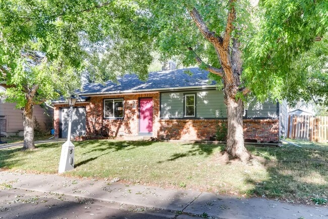 2226 Bowen St in Longmont, CO - Building Photo - Building Photo