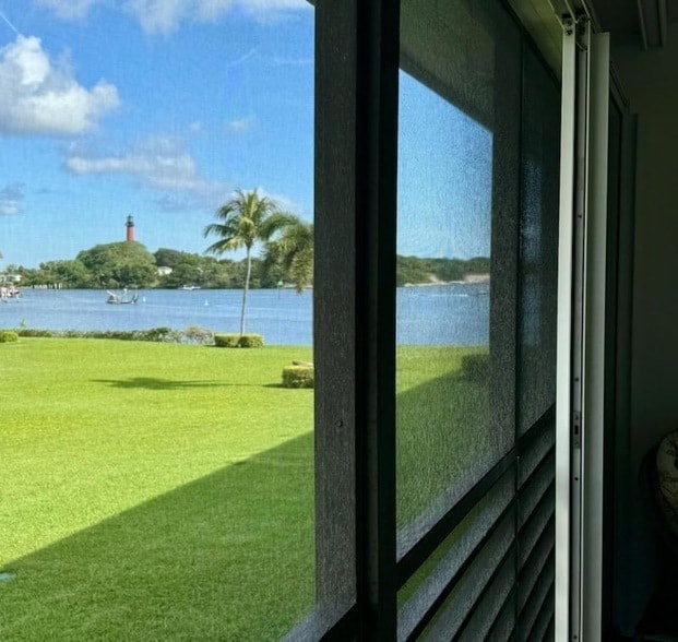 755 Saturn St, Unit E201 in Jupiter, FL - Building Photo - Building Photo