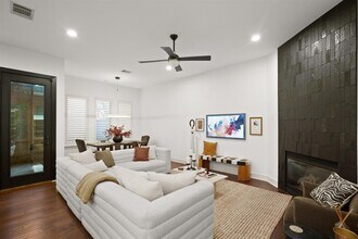2400 Kinney Rd in Austin, TX - Building Photo - Building Photo