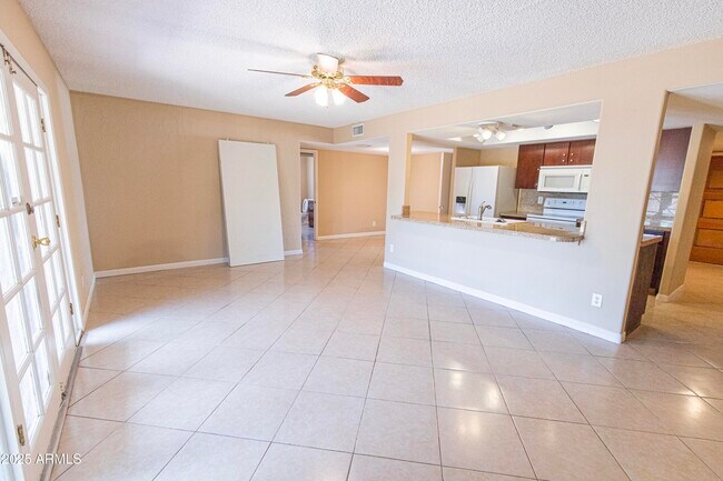 1049 E Carter Dr in Tempe, AZ - Building Photo - Building Photo
