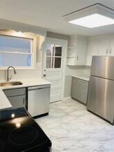 103 Seymour Ave in West Hartford, CT - Building Photo - Building Photo