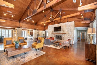 The Springs Of Indian Creek in Carrollton, TX - Foto de edificio - Building Photo