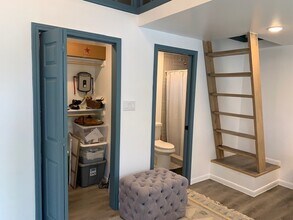 710 Twin Oaks St in Houston, TX - Building Photo - Building Photo