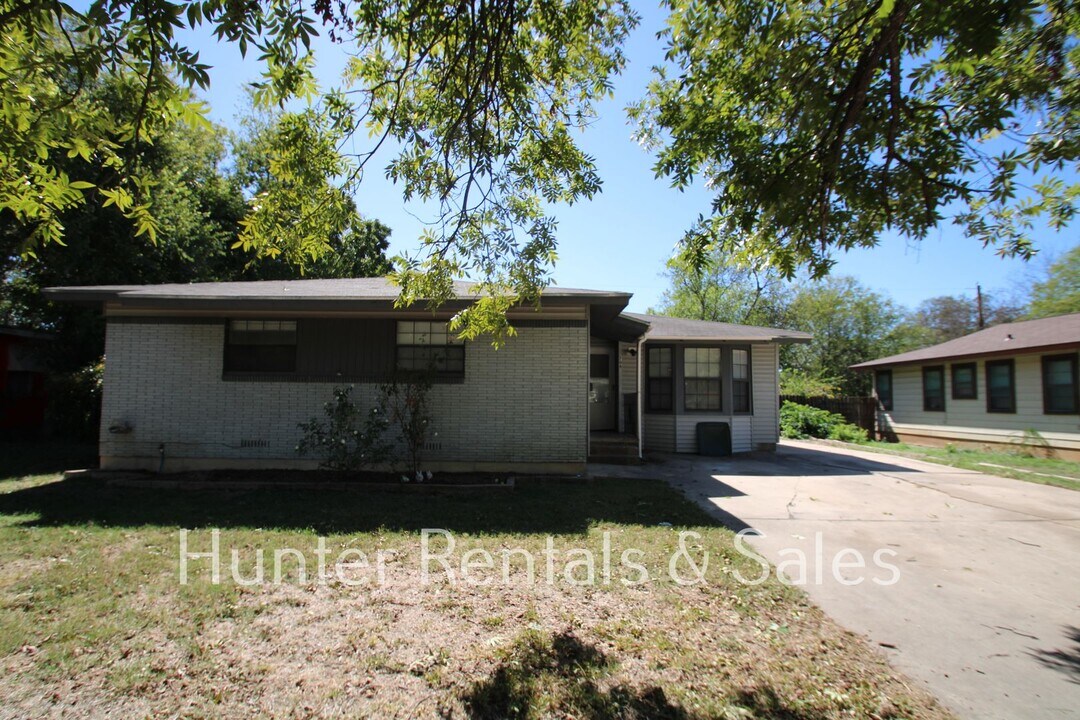 706 Dunn Cir in Killeen, TX - Building Photo