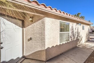 5501 Lonesome Biker Ln in Las Vegas, NV - Building Photo - Building Photo