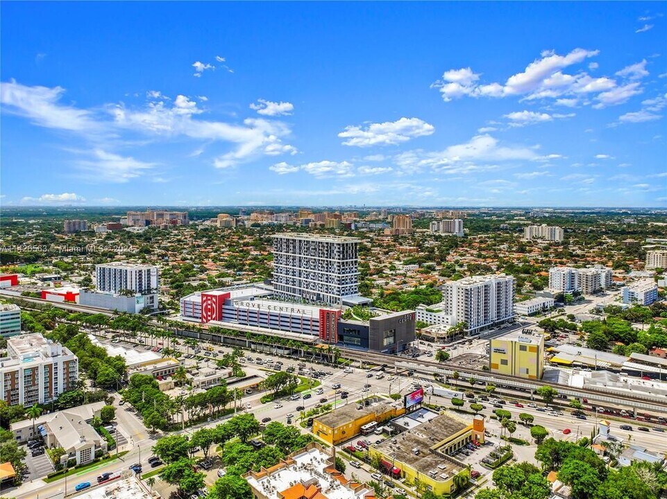 2800 SW 27th Terrace in Miami, FL - Building Photo