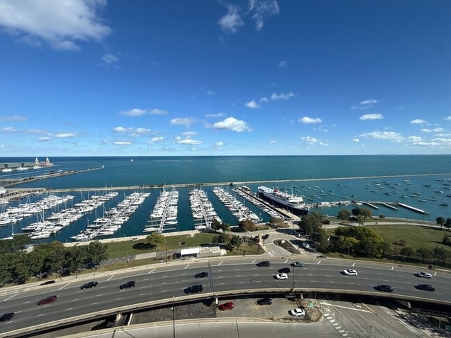 155 N Harbor Dr, Unit 1609 in Chicago, IL - Foto de edificio - Building Photo