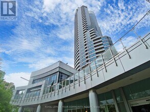 208-2208 Queens Quay W in Toronto, ON - Building Photo - Building Photo