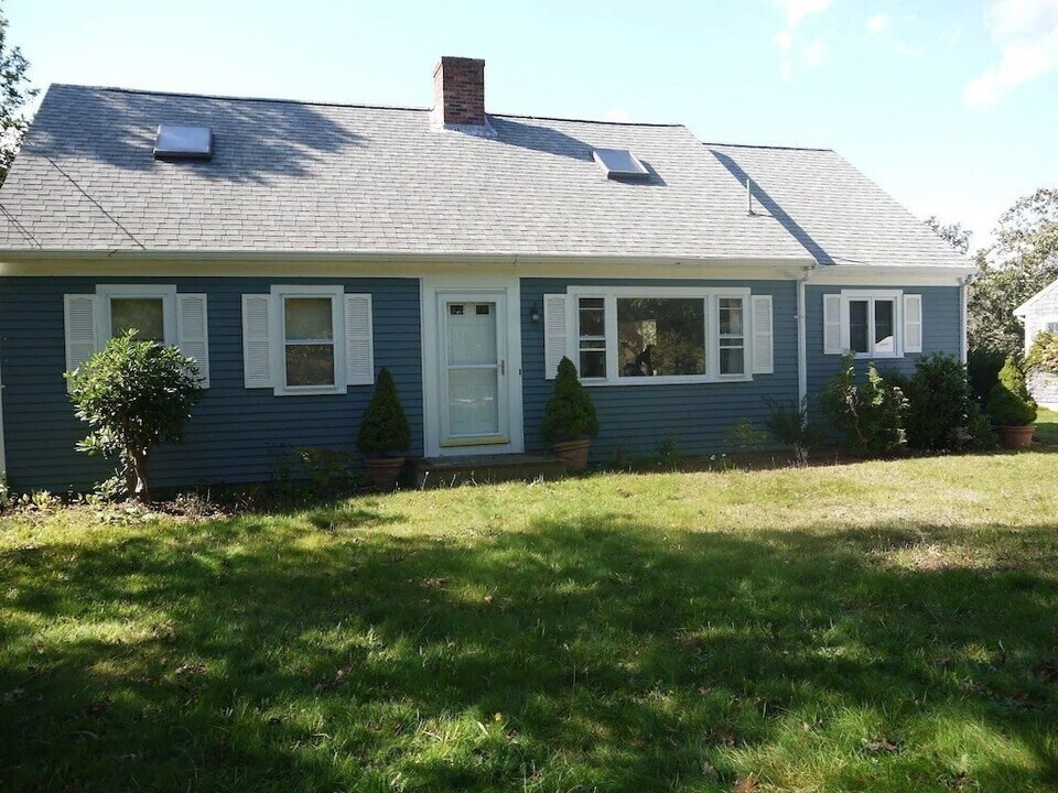 65 Paola Dr in Falmouth, MA - Building Photo
