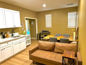 6805 Edinburgh Rd in Corona, CA - Building Photo - Building Photo