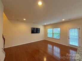 2443 Alyssa Ln in Charlotte, NC - Foto de edificio - Building Photo