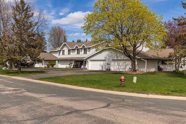 Clover Leaf Farm in Blaine, MN - Building Photo - Building Photo