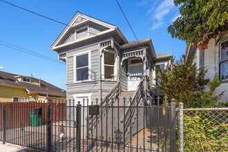 2364 E 16th St in Oakland, CA - Building Photo - Building Photo