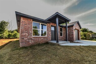 1417 Mallard Dr in Del City, OK - Building Photo