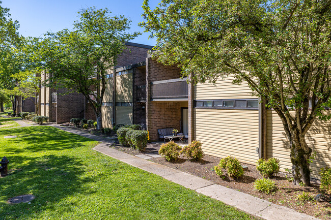 Canyon & Knox Landing Apartments in Knoxville, TN - Building Photo - Building Photo