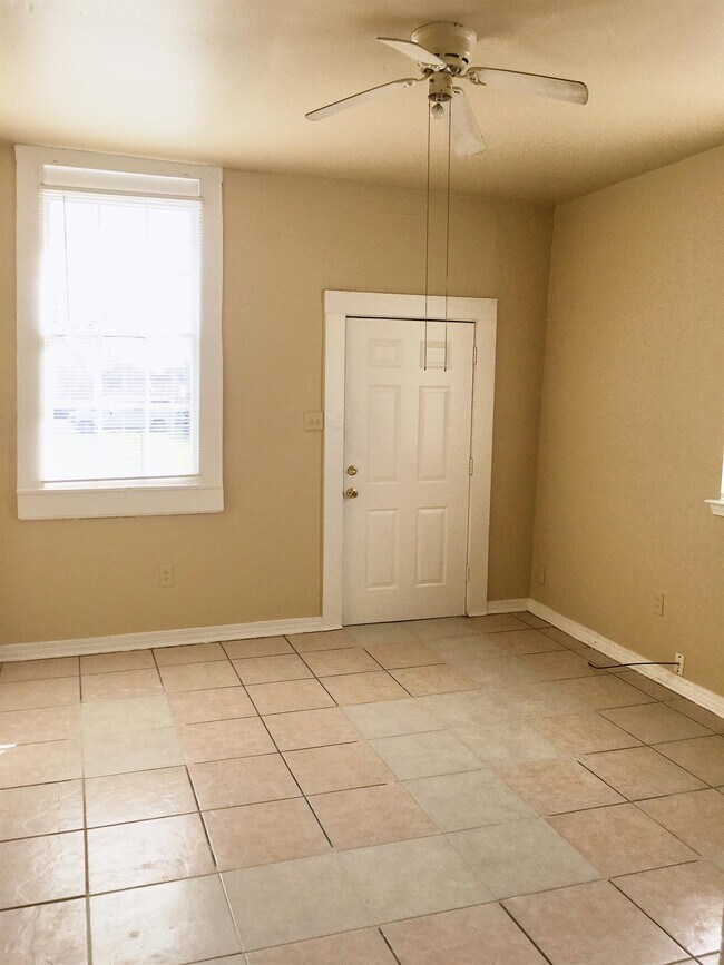 2215 N Galvez St-Unit -2215 in New Orleans, LA - Building Photo - Building Photo