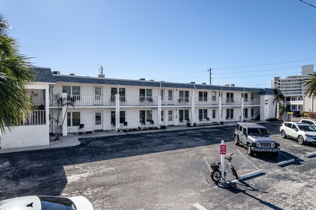 680 71st Ave N in St. Petersburg, FL - Building Photo - Building Photo