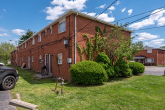 800 Harrisburg Pike in Columbus, OH - Foto de edificio - Building Photo