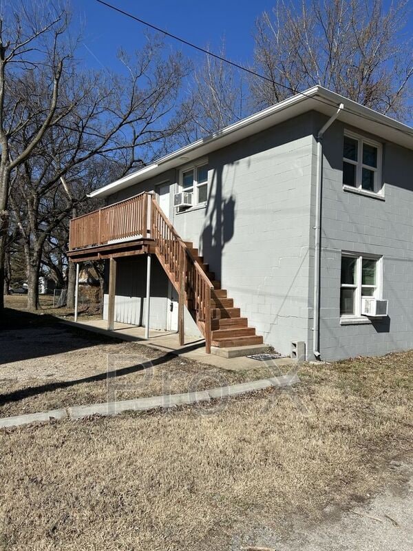 304 E Park St in Pittsburg, KS - Building Photo - Building Photo