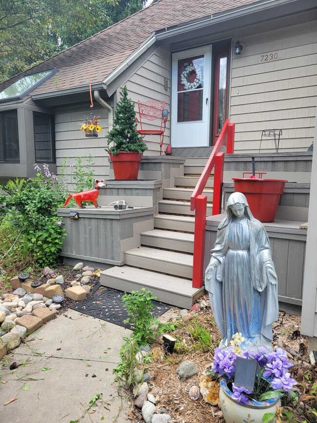 7230 Fox Meadow Dr NE, Unit Happyhome