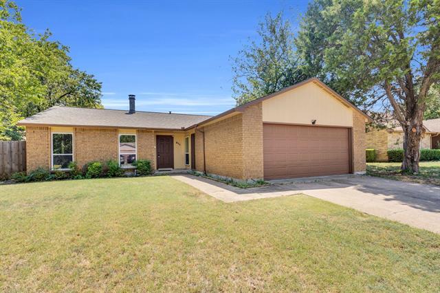 411 McKinley St in Cedar Hill, TX - Building Photo