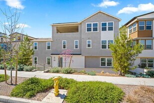 430 Lobata in Irvine, CA - Building Photo