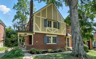 6256 Rogers Park Pl, Unit 1 in Cincinnati, OH - Building Photo