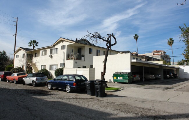 12157 Chandler Blvd in Valley Village, CA - Foto de edificio - Building Photo
