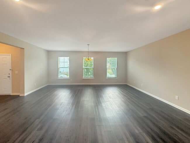 4372 Grosbeak Dr in Hoschton, GA - Building Photo - Building Photo