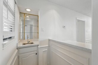 4027 St Christopher Ln in Dallas, TX - Foto de edificio - Building Photo