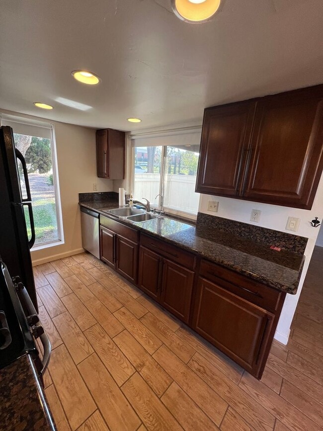 6878 Navajo Rd in San Diego, CA - Building Photo - Building Photo