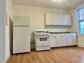 71 W Mount Pleasant Ave, Unit Apt. #1 in Livingston, NJ - Building Photo