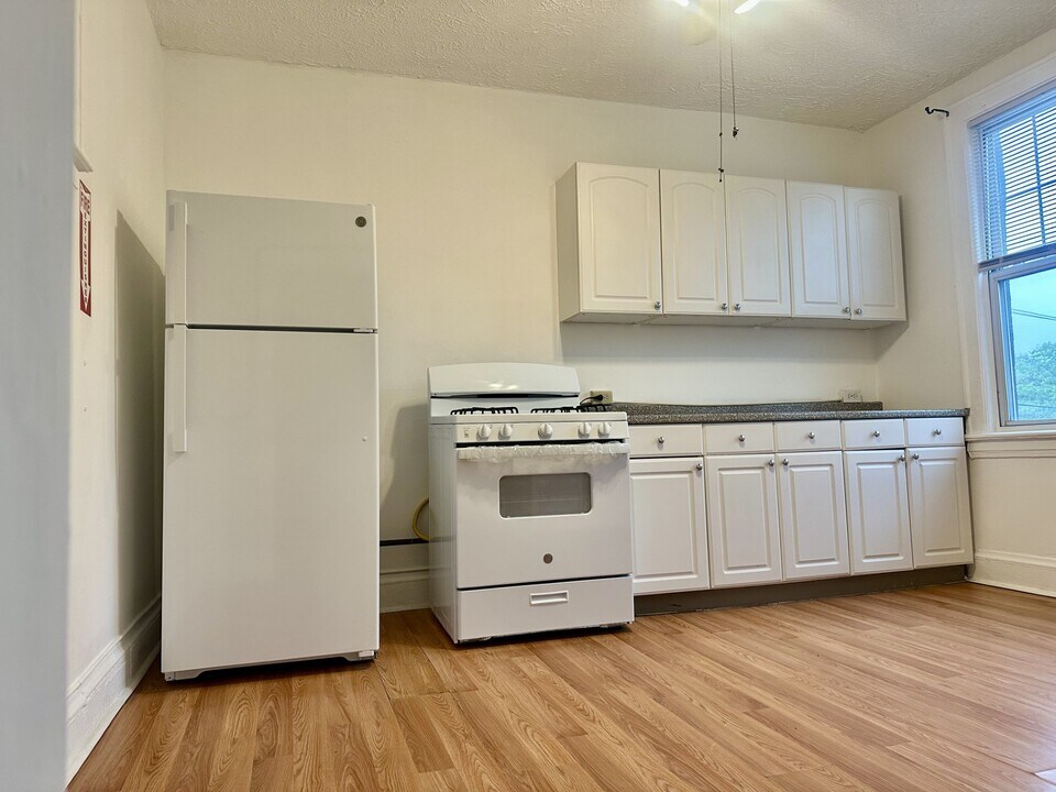 71 W Mount Pleasant Ave, Unit Apt. #1 in Livingston, NJ - Building Photo
