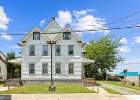 11 Front St in Pennsville, NJ - Building Photo